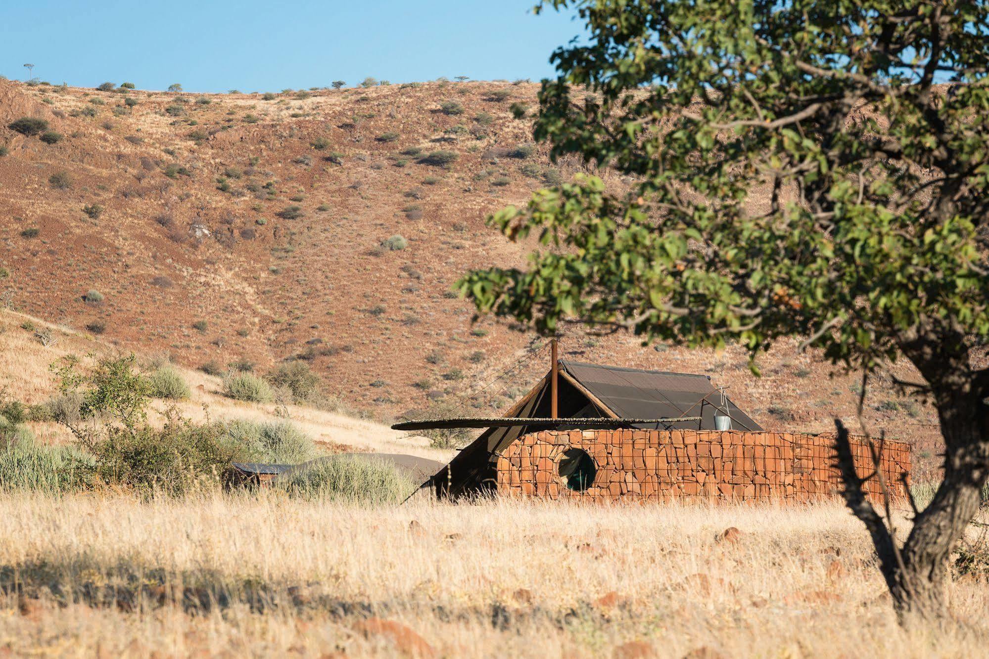 Etendeka Mountain Camp Damaraland Eksteriør billede